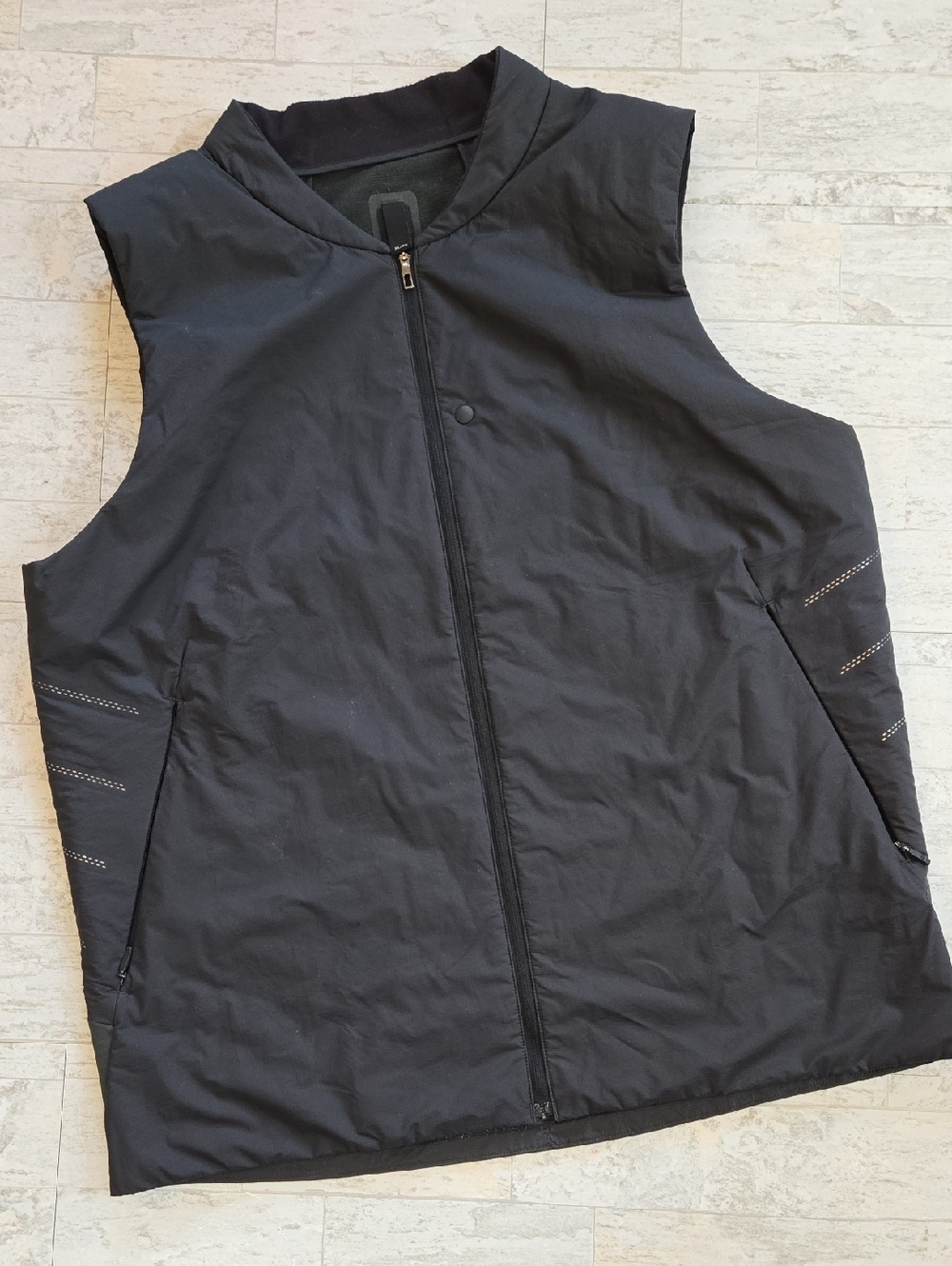 Lululemon Mens XL Thermo Vest Black